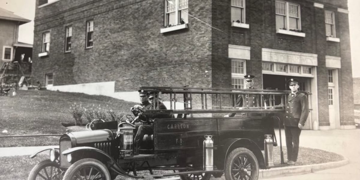 Colonial Fire Engine Holding On To History: Antique fire engines pique Northlanders ...