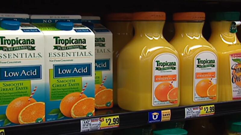 Doctors say there is a link between 100% fruit juice and weight gain.