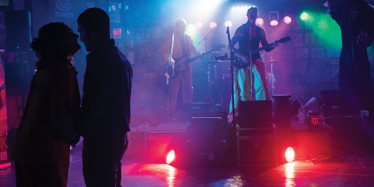 Fotografer Twin Ports mendokumentasikan budaya bar tarian Superior