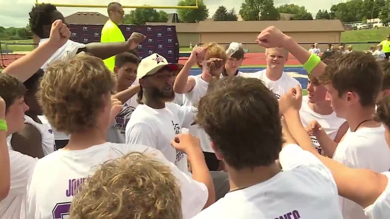 Minnesota Vikings' Aaron Jones holds youth camp in Sioux Falls