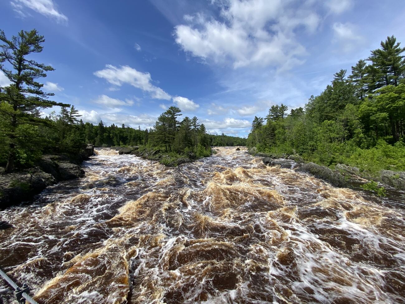 Certain Northland rivers nearing crest, NWS conducting flood survey